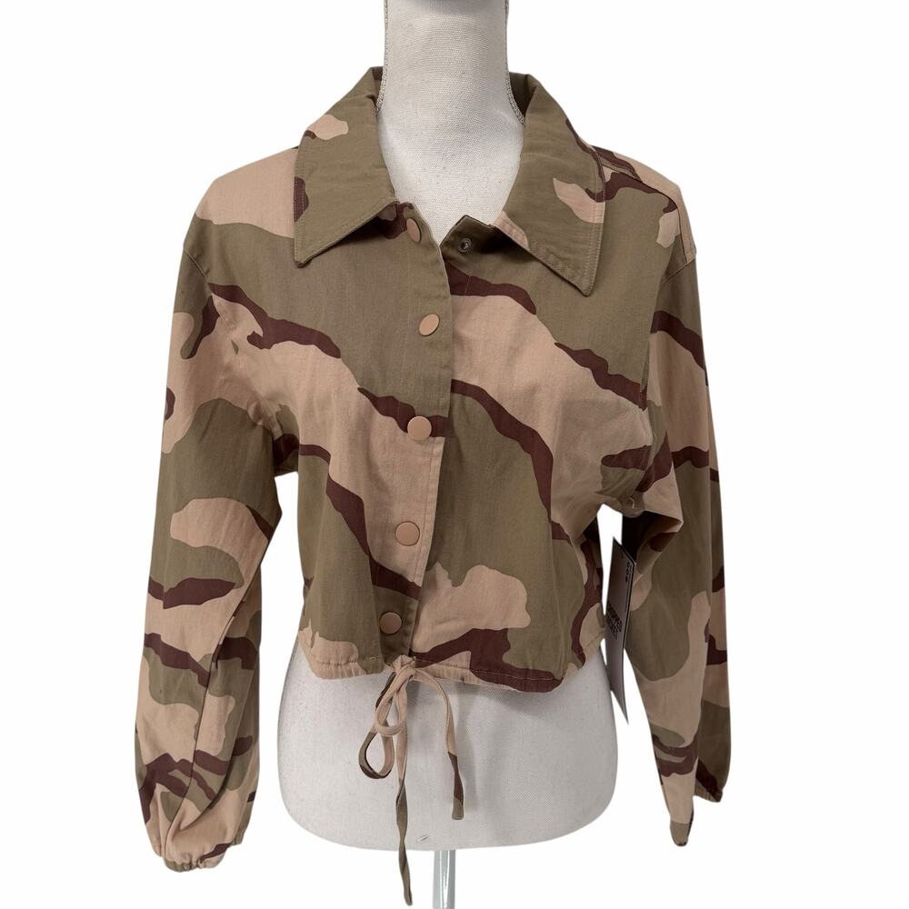 NEW Almost Famous Khaki Cropped Camouflage Jacket Sz Large